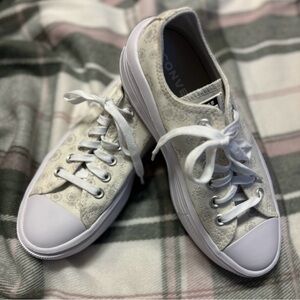 Converse Women's Cream Sneakers